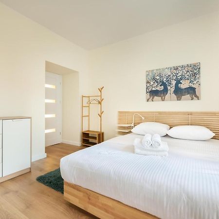Ochota Sunny Apartment Варшава Екстериор снимка