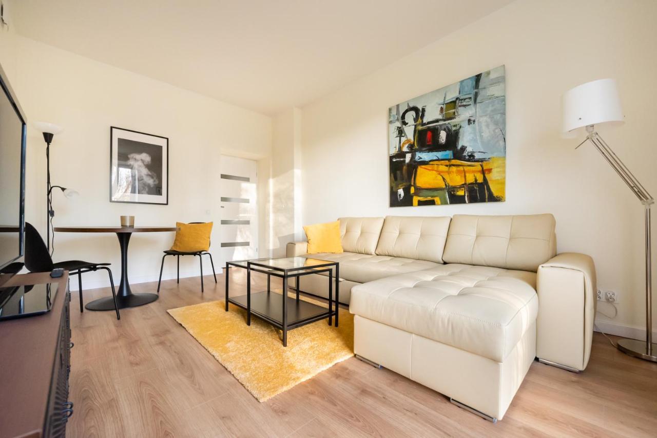 Ochota Sunny Apartment Варшава Екстериор снимка