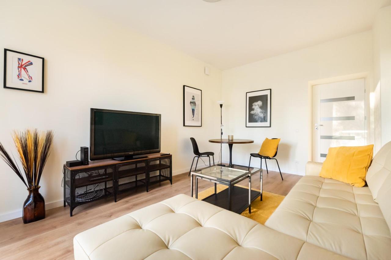 Ochota Sunny Apartment Варшава Екстериор снимка