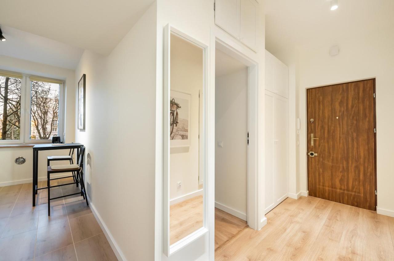 Ochota Sunny Apartment Варшава Екстериор снимка